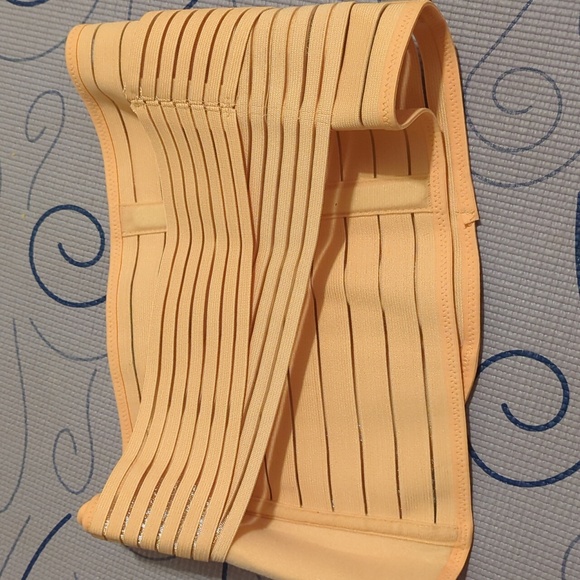 NWOT waist trainer - Picture 2 of 2